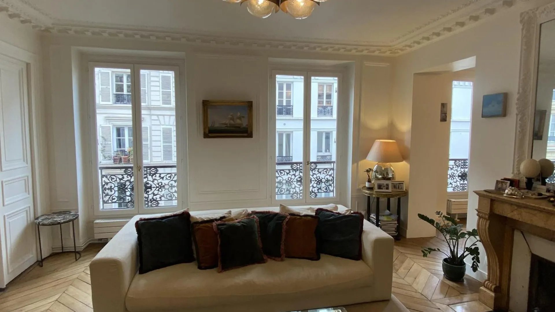 Apartment Cozy Haussmanian Flat In The Heart Of Paris